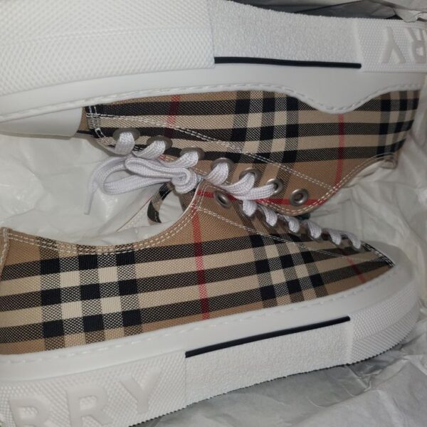 Mixed Sneakers pallet - Image 6