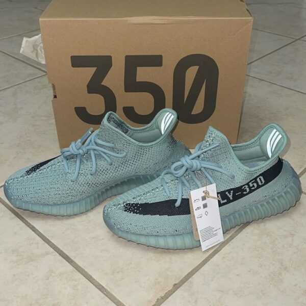 Mixed Sneakers pallet - Image 4